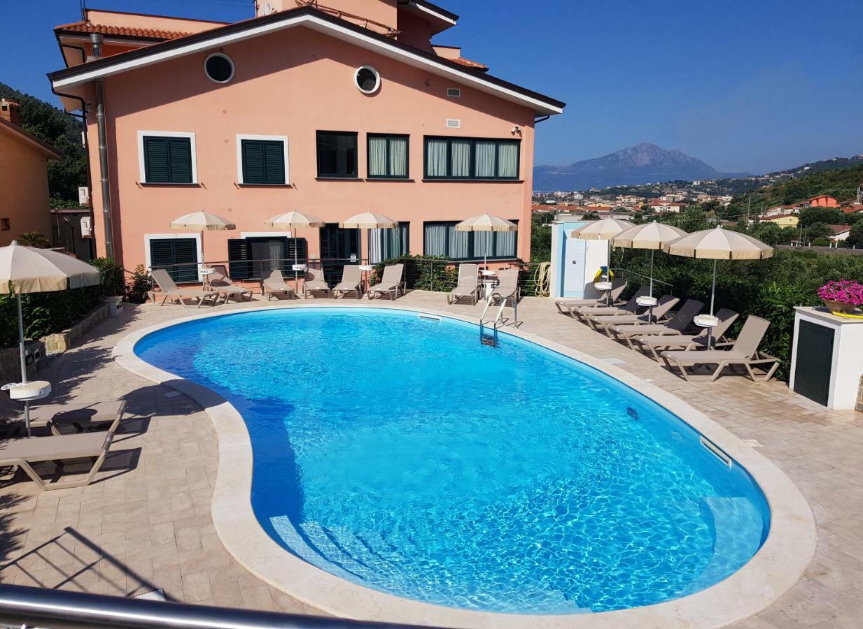 Residence Gli Ulivi Di Eolo Сапри Екстериор снимка