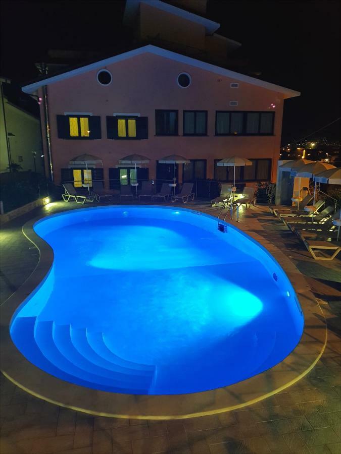 Residence Gli Ulivi Di Eolo Сапри Екстериор снимка